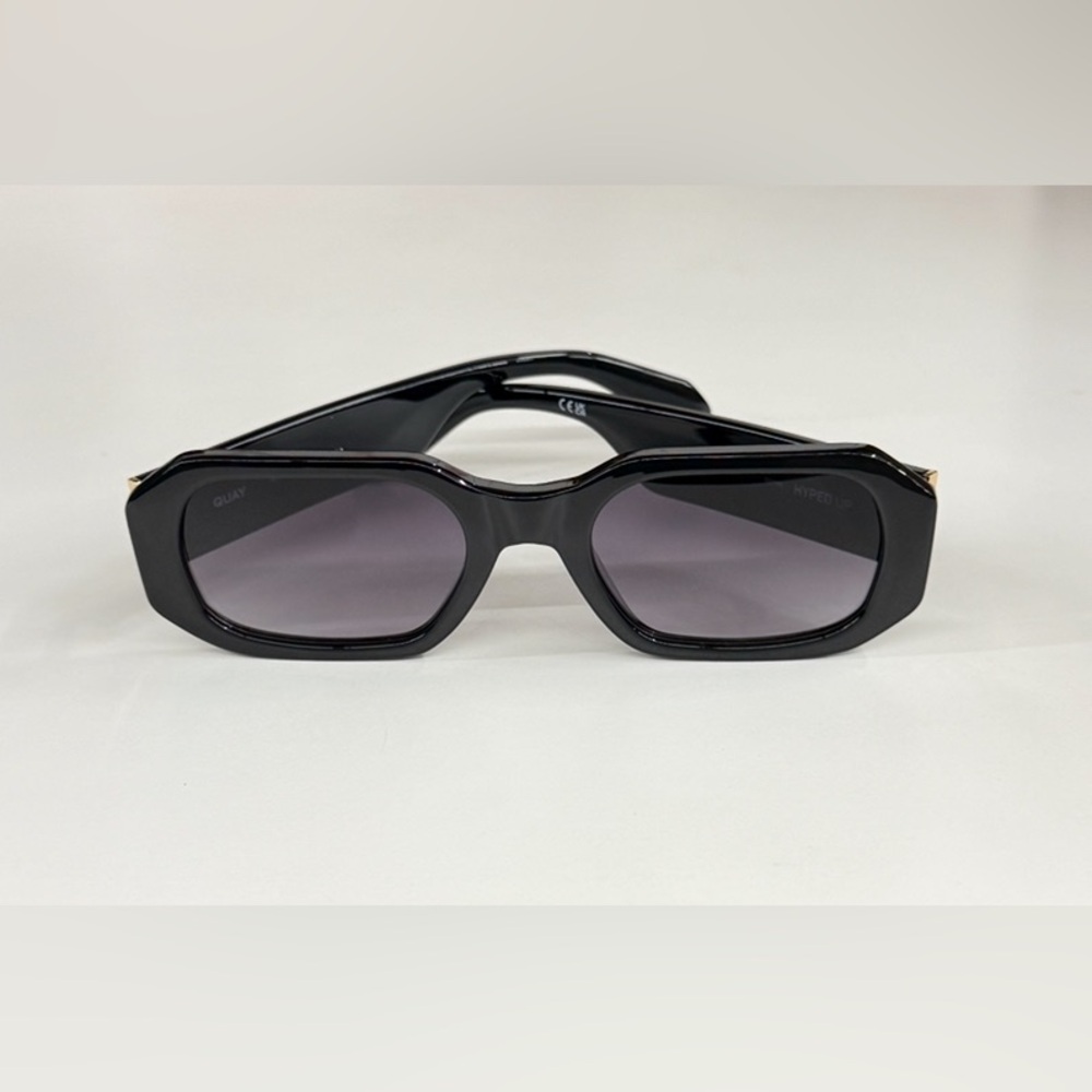 Quay hyped up black / smoke sunglasses - Picture 4 of 9